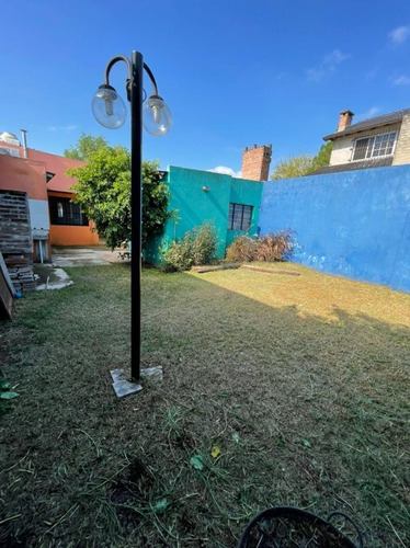 Imagen 14 de 15 de Hermosa Casa Con Amplio Jardín Y Cochera - Banfield