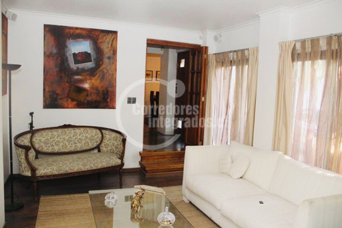 Casa En Venta De 5 Dorm. En Las Condes