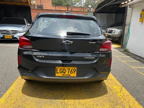 Chevrolet Onix 1.0T Premier Hatch At