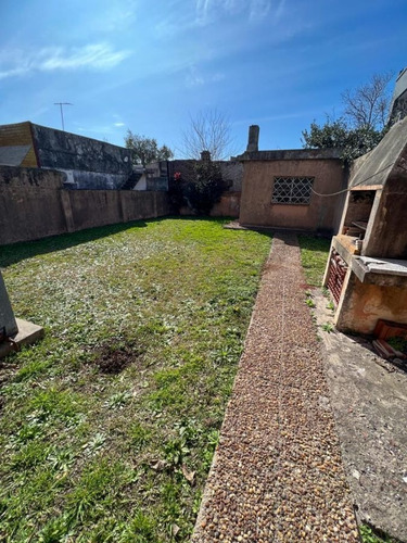 Imagen 17 de 20 de Casa En Venta De 2 Dormitorios C/ Cochera En San Justo