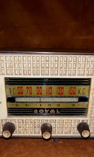 Antigua Radio A Valvulas Royal Funcionando, Decada Del 60 (Usado)
