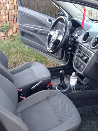 Volkswagen Saveiro 2011 1.6 Ce 101cv Pack Electr.
