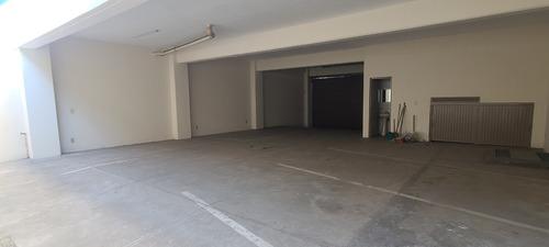 Edificio En Venta O Renta A Un Costado De La Unidad Deportiva De Av. Lazaro Cardenas