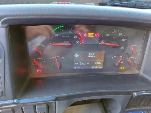 Imagem 3 de 12 de Volvo Fh 440 6x2 09/10 Bi-caçamba 2014 (passo A Divida)