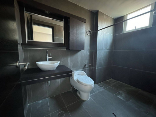 Solo Clientes Se Alquila Apartamento 243m2 Edif. The Loft Urb. Las Chimeneas