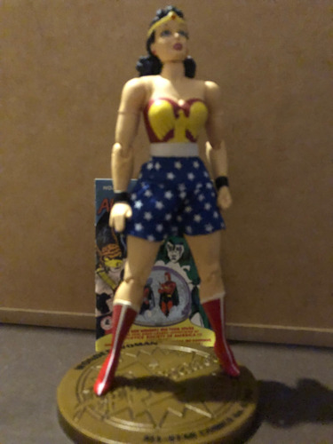 Mulher Maravilha Primeira Aparição Dc Comics (Usado)