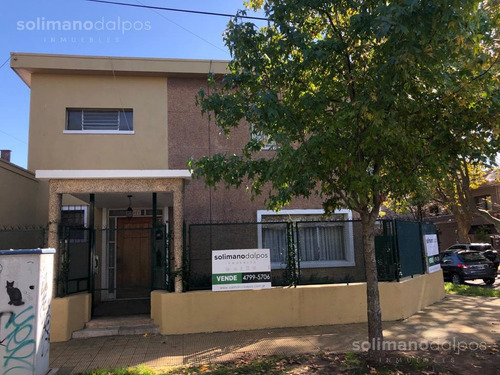 Casa - La Lucila- Sobre 260mts De Lote Con 165mts Cubiertos De Vias/maipu