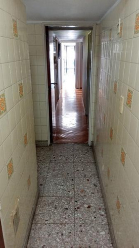 Luminoso Semipiso De 5 Ambientes Con Balcón Y Vista Abierta En Venta - Barrio Norte