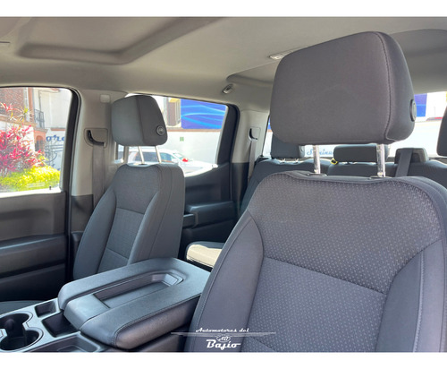 Chevrolet Silverado wt doble cabina 4.3