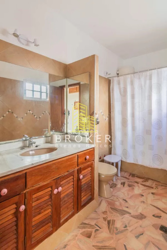Venta 2 Casas En Padrón Único, Con Renta En Malvín, Montevideo, Uruguay