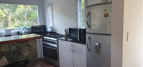 Imagen 5 de 18 de Casa Luminosa, Amplios Ventanales Al Bosque, Recientemente Inaugurada En Mar De Las Pampas
