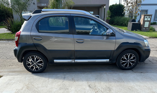 Toyota Etios 1.5 Cross