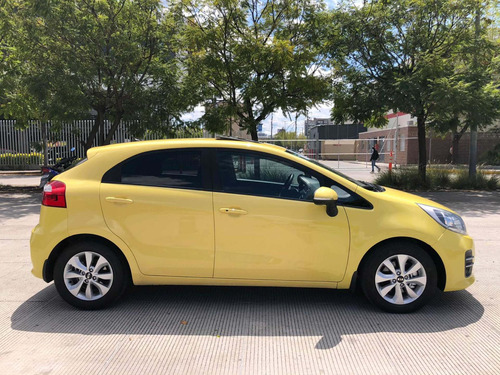 Imagen 5 de 13 de Kia Rio 2017 1.6 Ex Hatchback Mt
