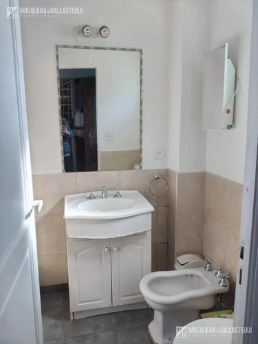 Imagen 21 de 25 de Casa Con Muy Buenos Accesos En Lomas De San Isidro