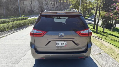 Toyota Sienna 3.5 Xle Piel At