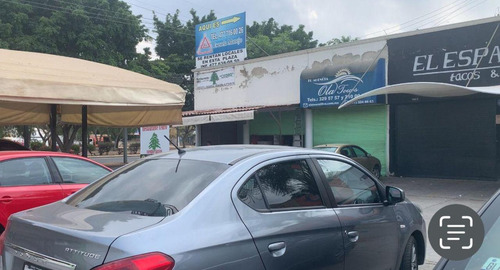 Local En Renta En Plaza La Alameda, León, Gto. Sobre Lateral Alonso De Torres Con Estacionamiento