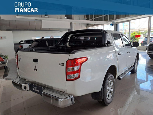 Imagen 3 de 14 de Mitsubishi L200 4x4 Turbo Diesel 2020