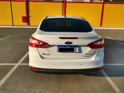 Ford Focus 2.0 Titanium Sedan 16v Flex 4p Automático