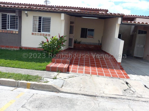  Casas En Ventas En Cabudare En Zona De Facil Acceso A La Ribereña,  Cuenta Con 144 Mts, Cocina Moderna, Piso Marmol, Tanque De 4200 Lts, Vigilancia 24/7 Ey