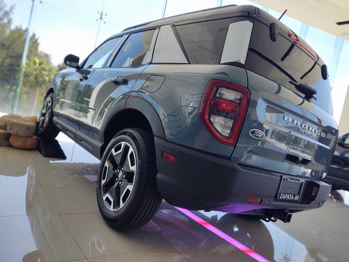 Imagen 3 de 10 de Ford Bronco Outerbanks 2021 4x4