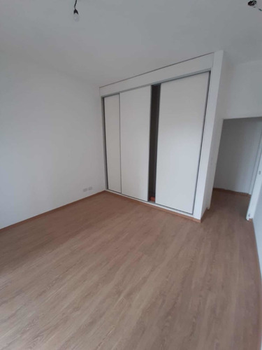 Imagen 5 de 6 de U$s300.000 Departamento En Venta, 4 Ambientes, Bernal