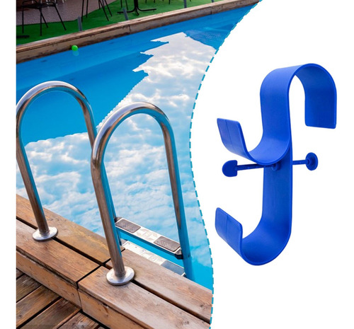 Colgilla De De La Piscina Junto A La Piscina De La Azul