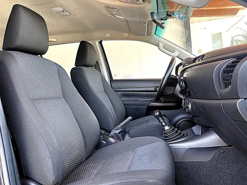 Toyota Hilux 2.7 Cabina Doble Sr Mt