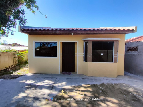 Imagem 1 de 13 de Casa Com Dois Quartos No Balneário Canoas - Cg0190-1