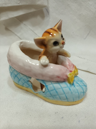Miniatura Porcelana Japón Figura Gatito En Zapato