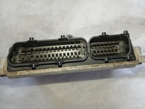 Computadora Motor Vw Jetta A4 Golf Beetle 2.0 1999-2004 (Usado)