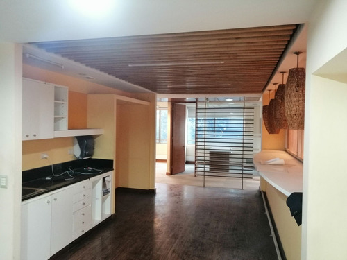 Arriendo Oficina Habilitada De 255,36 M2, Metro Pedro De Val