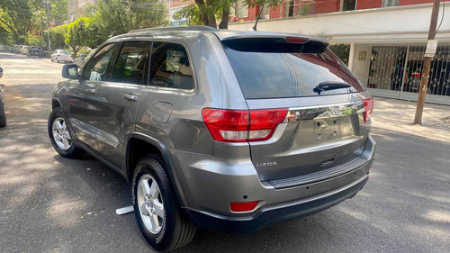 Imagen 5 de 13 de Jeep Grand Cherokee 2012 Laredo V6 4x2 At