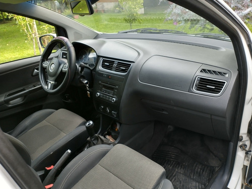 Volkswagen Suran 1.6 Trendline 11b 2012