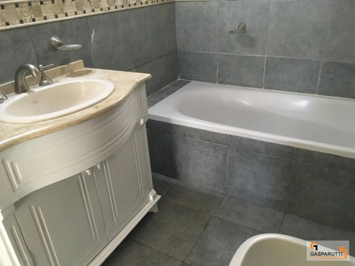 Hermosa Casa En Lote 1200 M Con Pileta En Barrio Cerrado Sep