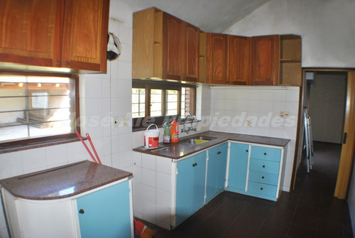 Imagen 9 de 11 de En Venta Casa De Cuatro Dormitorios Colonia Del Sacramento
