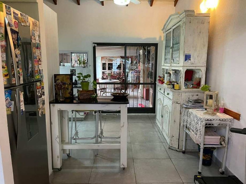 Imagen 3 de 14 de Chalet En Venta En Castelar Norte