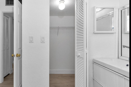 Departamento En Venta - 2 Dormitorios 2 Baños - 104mts2 - Lauderhill, Florida, Usa