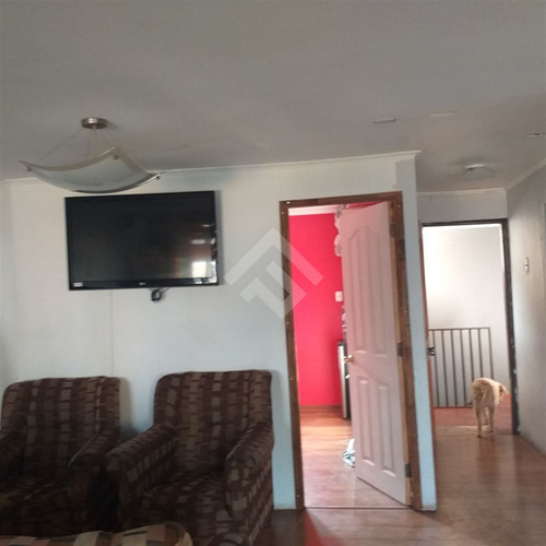 Casa En Venta De 4 Dorm. En La Florida