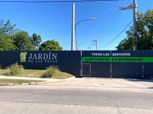 Casa 2 Dorm En Venta - B° Jardín De Las Tejas