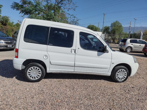 Imagen 6 de 10 de Citroën Berlingo Multispace Hdi 1.6 Sx 2013