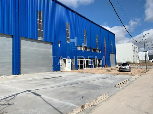 Imagen 5 de 7 de Excelente Galpón Aaa Con Oficinas Y Vestuarios En Pque. Industrial A Mts De Panamericana!