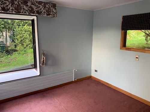 Casa En Venta De 5 Dorm. En Puerto Varas