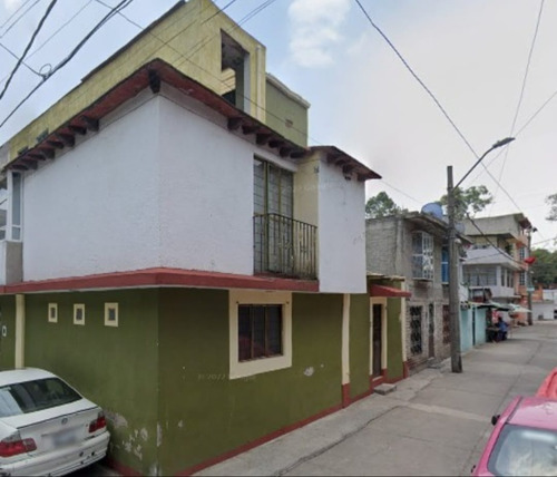 Casa De Adjudicación Bancaria En Venta Ubicada En Julio Zarate, Col. Campamento 2 De Octubre, Iztacalco Cdmx. Cmr.