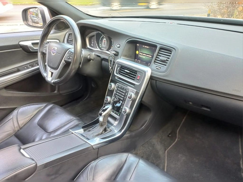 Volvo S60 2.0 T5 R-Design Auto