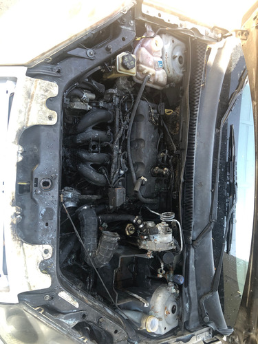 Ford Fiesta Max Ambiente 1.6 Gnc Incendiado