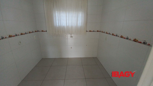 Imagem 7 de 10 de Excelente Casa 1 Dormitorio(s) Em Aririu - Palhoca - L-115555