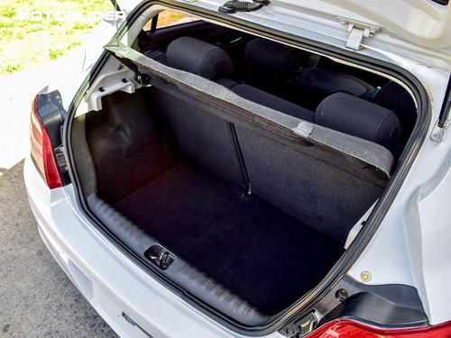 Imagen 16 de 25 de Chevrolet Onix Ltz 1.4 Extra Full | Permuta / Financia