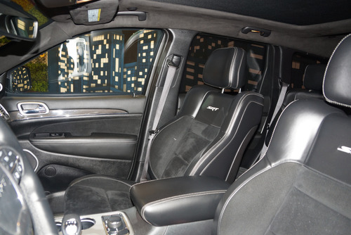 Jeep Grand Cherokee 6.4 Srt-8 Mt