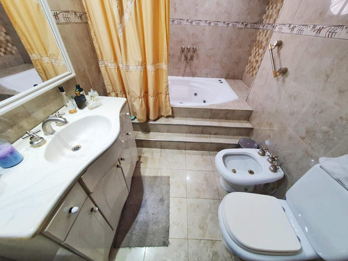 Imagen 10 de 30 de Venta Casa Para Dos Familias 5 Amb 198 M2 Valentin Alsina