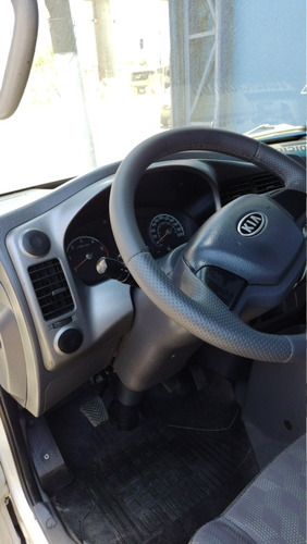 Kia Bongo 2013 + Ar Condicionado + Bau Km 151000